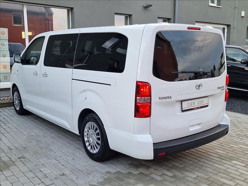 Toyota ProAce Verso 2.0 D-4d 110kW L2 Shuttle, ČR - fotka 8 z 50