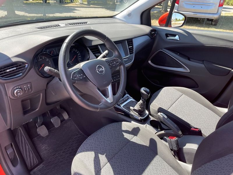 Opel Crossland X Enjoy 1,2 Turbo, ČR, 1. maj - fotka 10 z 33