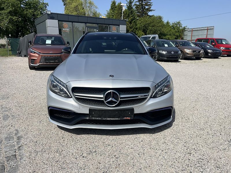 Mercedes-Benz Třídy C (2017) C63S AMG V8 Biturbo  - fotka 19 z 55