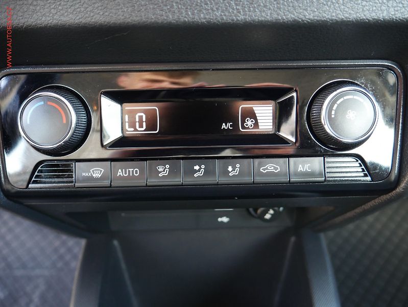Škoda Fabia (2021) 1.0 TSi, ČR, Style, LED - fotka 14 z 18