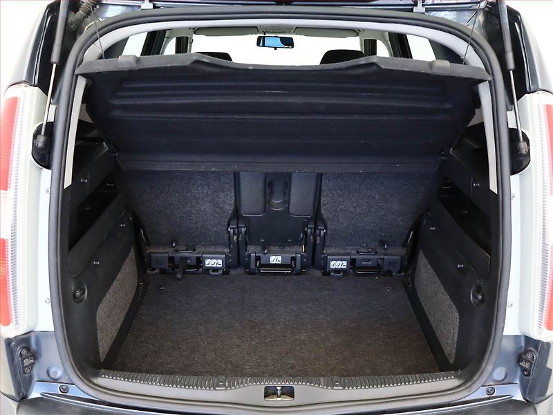Škoda Roomster (2009) Ambition 1.4 TDi - fotka 11 z 13