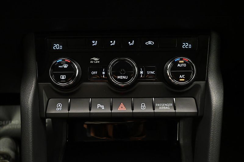 Škoda Karoq 2,0 TDI 85kW DSG TAŽNÉ Záruka - fotka 21 z 32