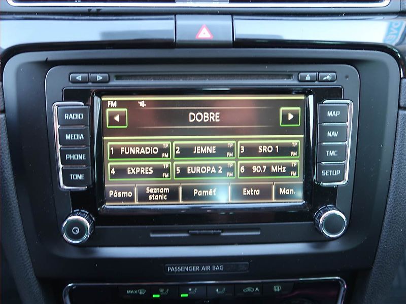Škoda Superb (2013) Elegance 2.0 TDI, Automat - fotka 16 z 19