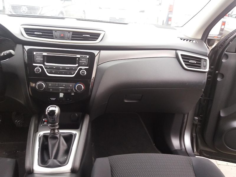 Nissan Qashqai 1.2DIG-T,Klima,Servi.knížka - fotka 11 z 21