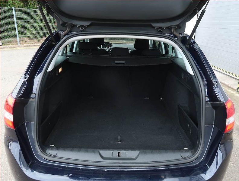 Peugeot 308 (2019) 1.2 PureTech, Serv.kniha, Navi - fotka 14 z 21