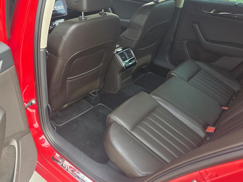 Škoda Superb (2018) L&K DSG | DCC | Odpočet - fotka 12 z 18