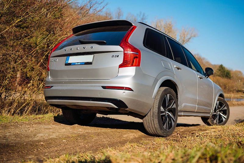Volvo XC90 (2022) B5 AWD - fotka 4 z 28