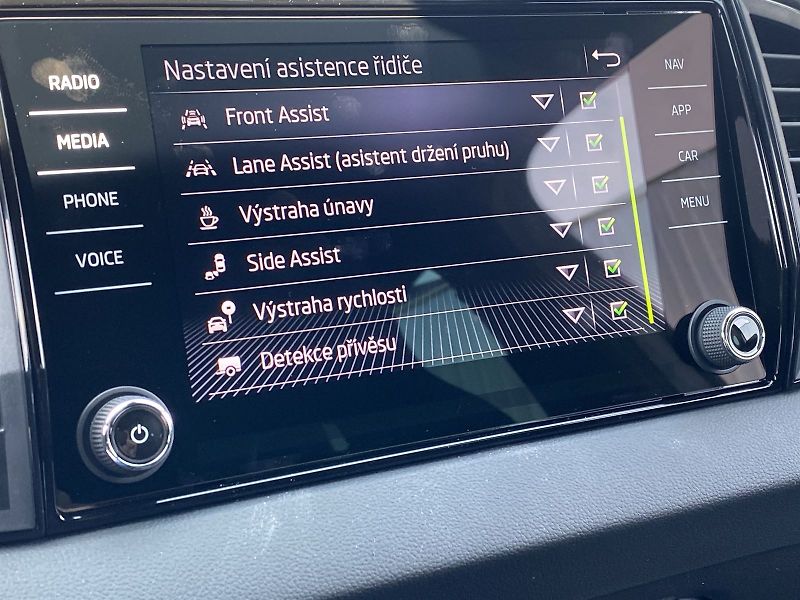 Škoda Karoq (2026) 2.0 TDI 4x4 DSG Sportline - fotka 18 z 39