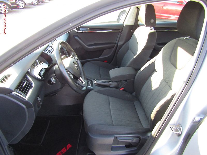 Škoda Octavia (2020) 1.6TDi, 2.maj,ČR, Style, LED - fotka 9 z 20