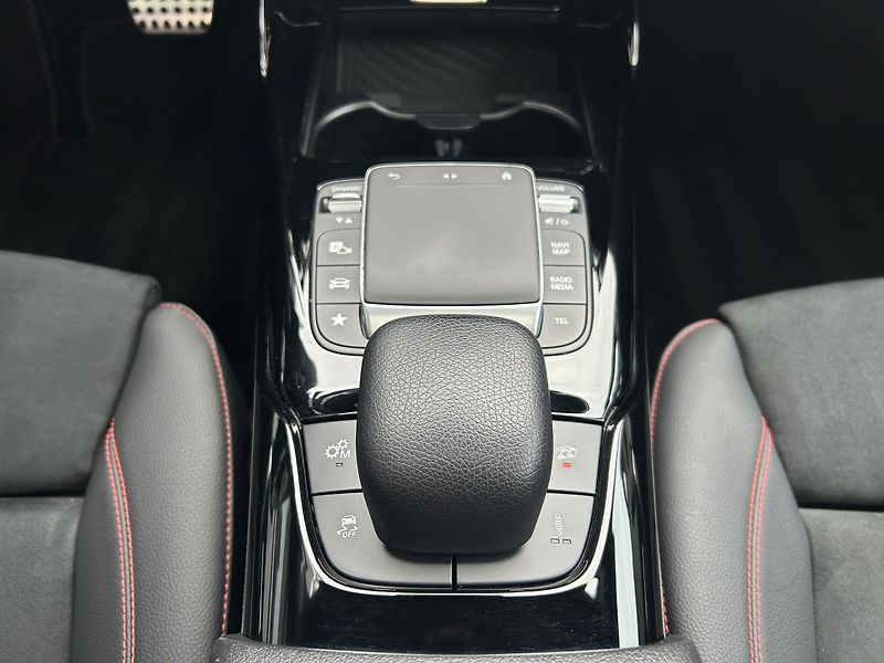 Mercedes-Benz CLA 45 S AMG 4MATIC+ Shooting Brak - fotka 27 z 32