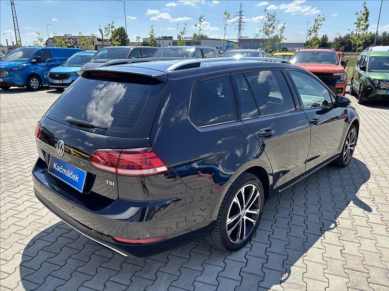 Volkswagen Golf 1,0 TSI 81 kW Comfortline - fotka 5 z 48
