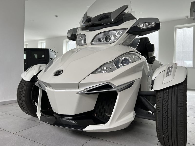 Can-Am Spyder RT-S  ROTAX 1330 85 kW - fotka 13 z 14