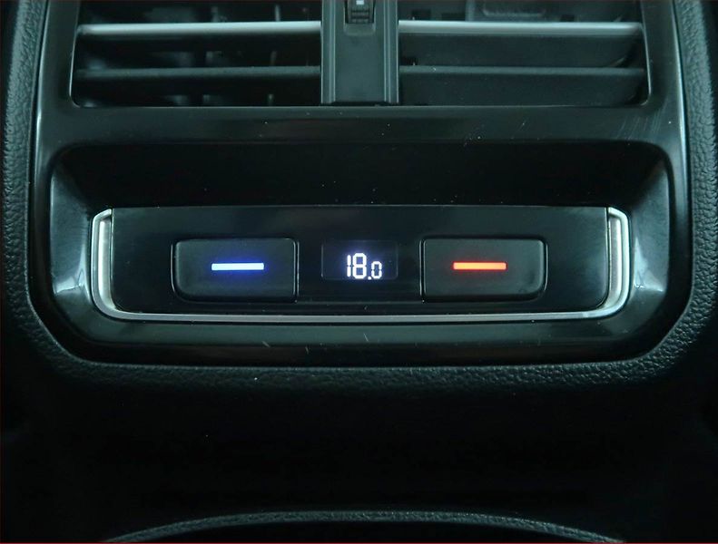 Volkswagen Passat (2017) Highline 1.4 GTE, Automat - fotka 20 z 24