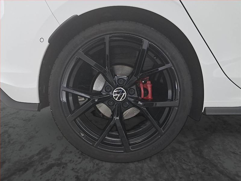 Volkswagen Golf (2024) 2.0 TDI GTD - fotka 15 z 21