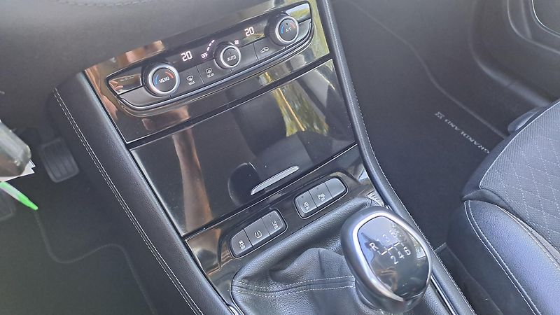 Opel Grandland X 1.2 Turbo S&S NAVI - fotka 25 z 26