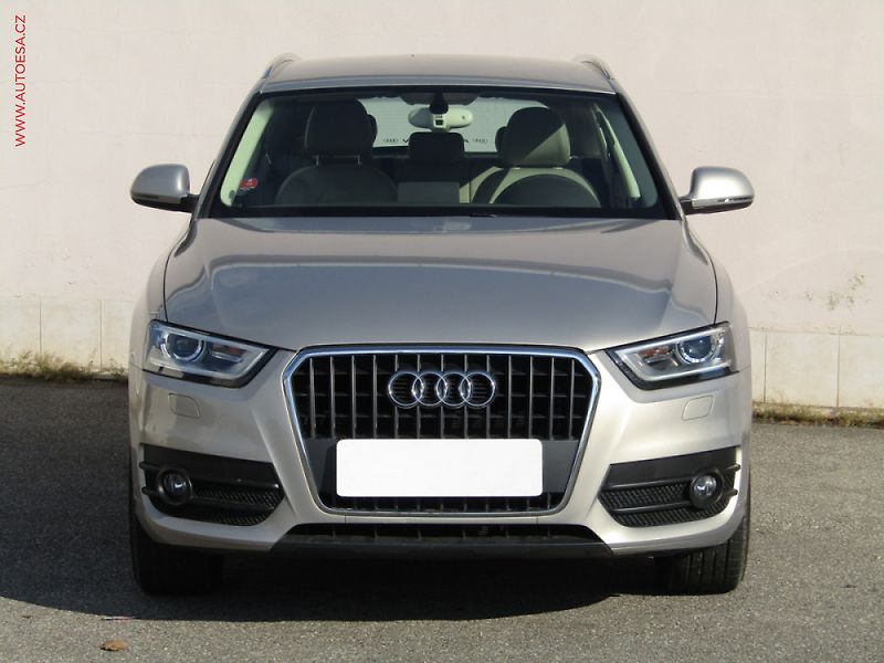 Audi Q3 (2013) 2.0 TFSi quattro, 4x4, navi - fotka 2 z 3