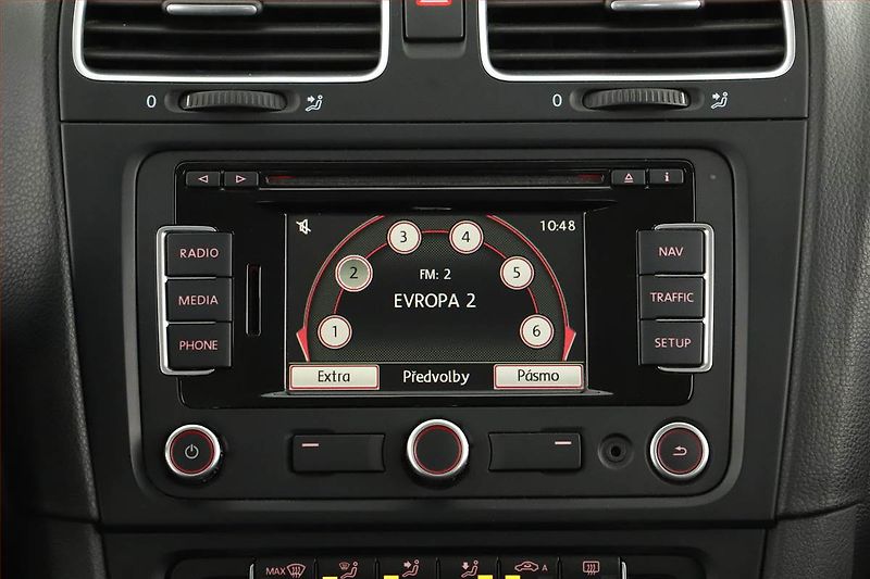 Volkswagen Golf (2010) 1.6 TDI, po STK, jezdí výborně - fotka 11 z 13