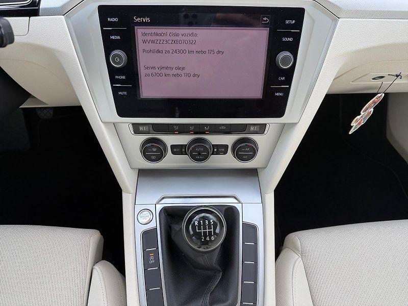 Volkswagen Passat (2019) COMFORTLINE 2.0TDI 110kW CZ  - fotka 10 z 11