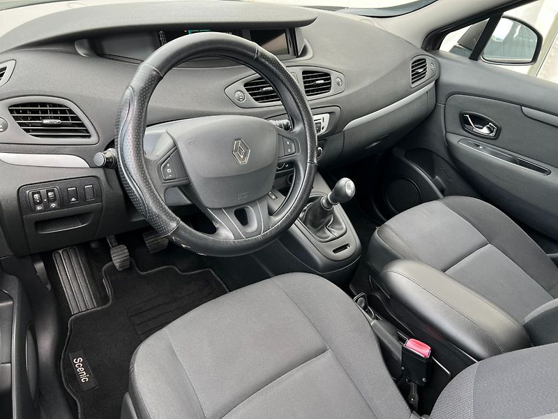 Renault Scénic (2012) 1.6i 16V 81kW Klima! Tažné! - fotka 12 z 28