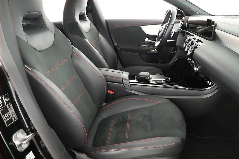 Mercedes-Benz CLA (2023) AMG Paket 250 e - fotka 7 z 29