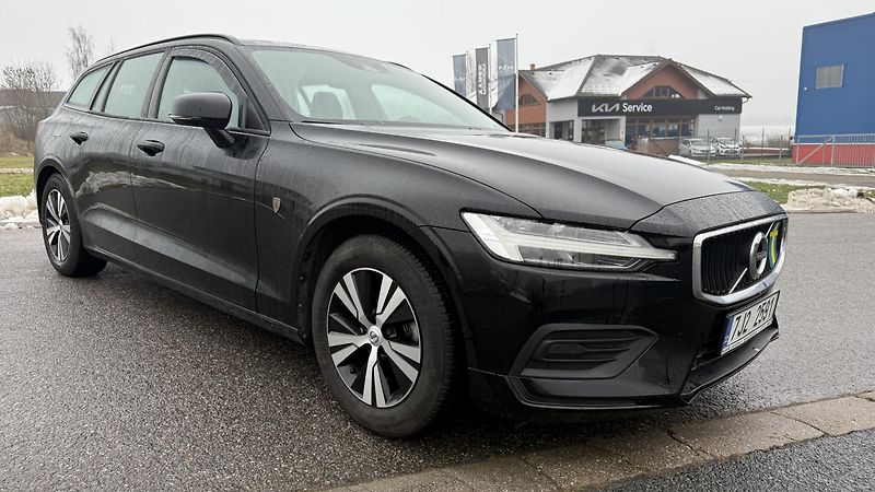 Volvo V60 (2019) D4 140KW AUTOMAT - fotka 4 z 17