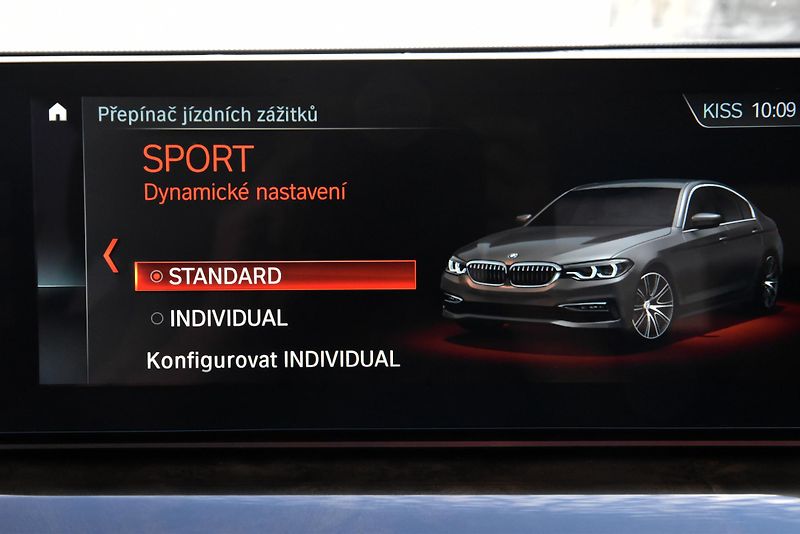 BMW Řada 5 530i xDrive LUXURY LINE,LED,ČR - fotka 25 z 50