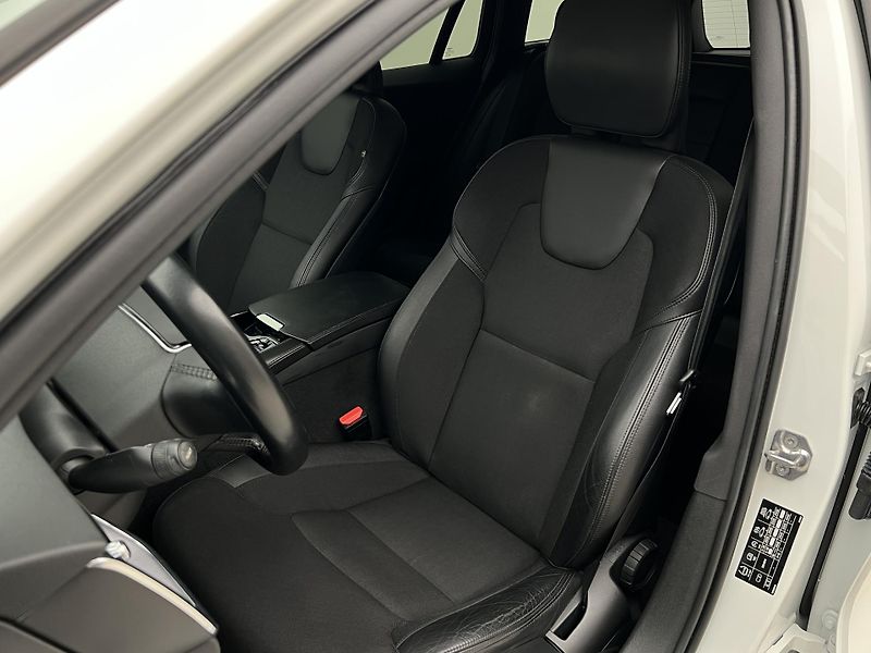 Volvo V60 T6 MOMENTUM RECHARGE AUT - fotka 17 z 44