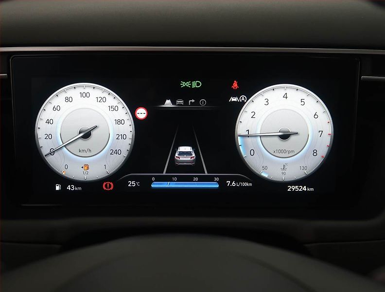 Hyundai Tucson (2023) 1.6 T-GDI 48V MHEV - fotka 11 z 16