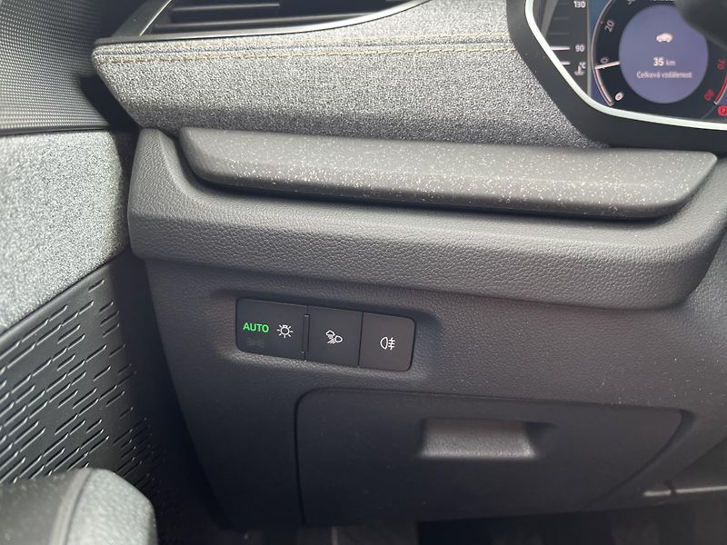 Škoda Octavia 1.5 TSI 110kW TOP SELECTION. - fotka 16 z 25