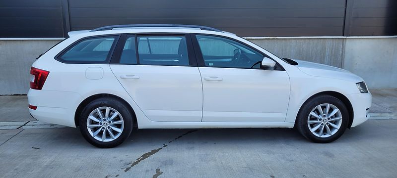 Škoda Octavia 1,6 TDI 77KW  - fotka 8 z 19