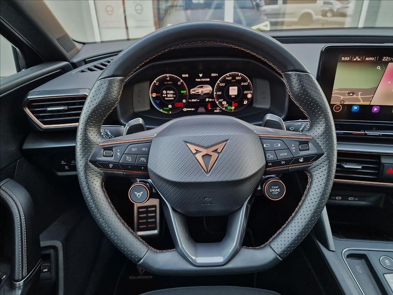 Cupra Leon 1.4TSI e-HYBRID 180kW DSG ST - fotka 21 z 50