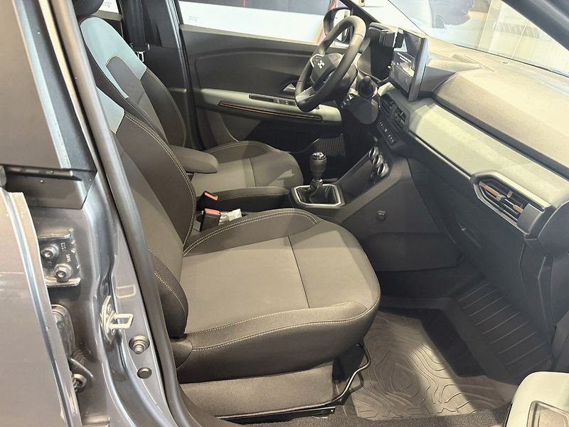 Dacia Sandero (2026) Stepway Extreme TCe 110 - fotka 6 z 9