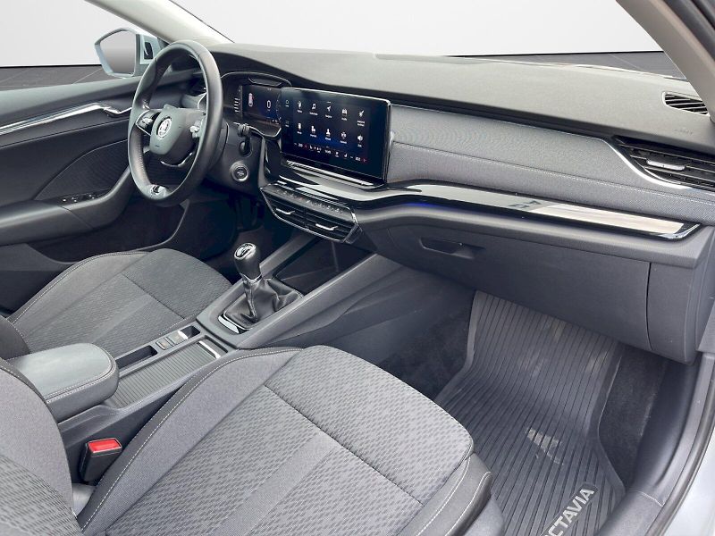 Škoda Octavia (2022) 1.5 TSI 110kW Style Plus combi - fotka 24 z 34
