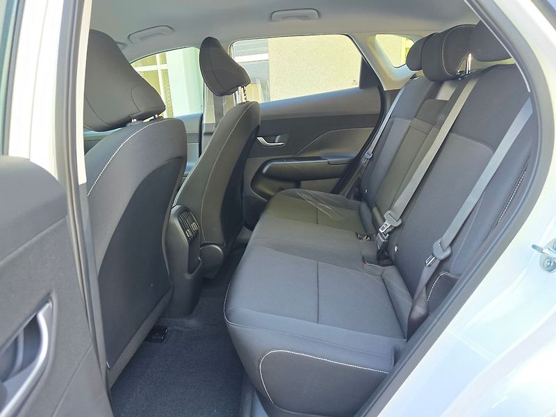 Hyundai Kona (2026) 64.8kwh Smart Range Clima - fotka 23 z 25