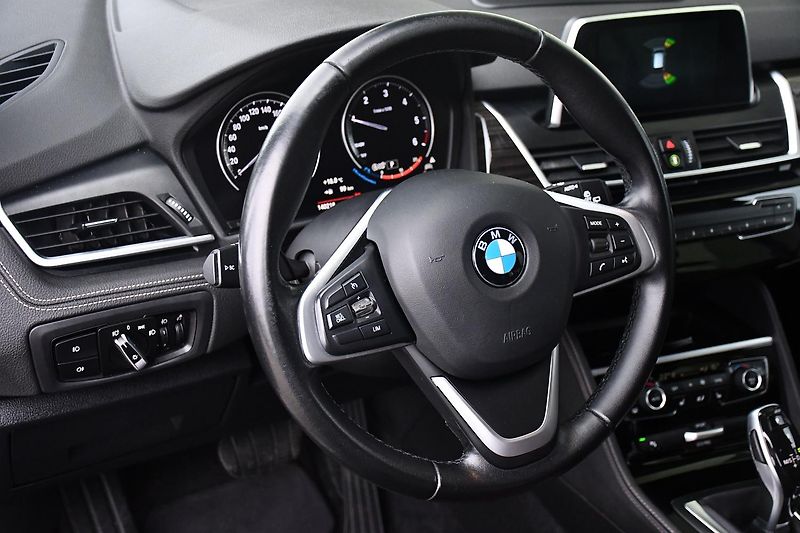 BMW Řada 2 216D GRAN TOURER 7MÍST 1.M ČR - fotka 16 z 38