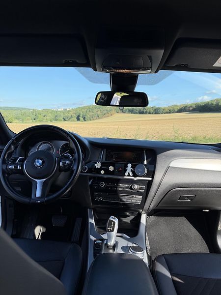 BMW X4 (2018) - fotka 10 z 22