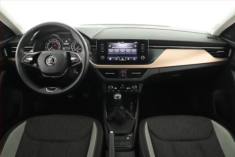 Škoda Scala (2023) Style 1.0 TSI, ČR,1.maj - fotka 13 z 20