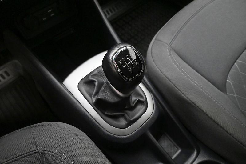 Kia Rio 1,4 CVVT 80kW KLIMA Manuál Zár - fotka 21 z 29