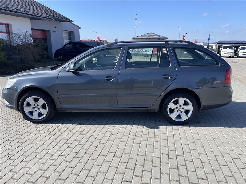 Škoda Octavia 2,0 TDi 103kw CFH Euro5 - fotka 2 z 32