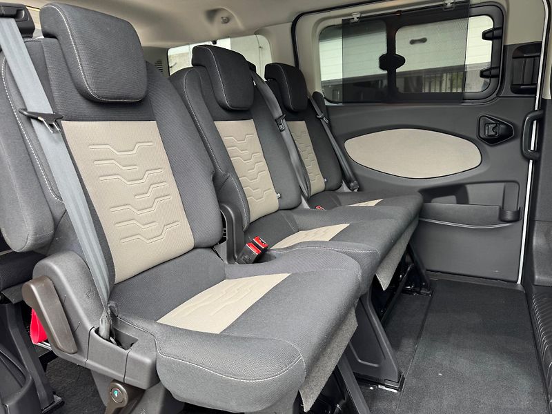Ford Tourneo Custom (2018) Trend 2.0 TDCI 8 MÍST -CZ- DPH - fotka 25 z 27