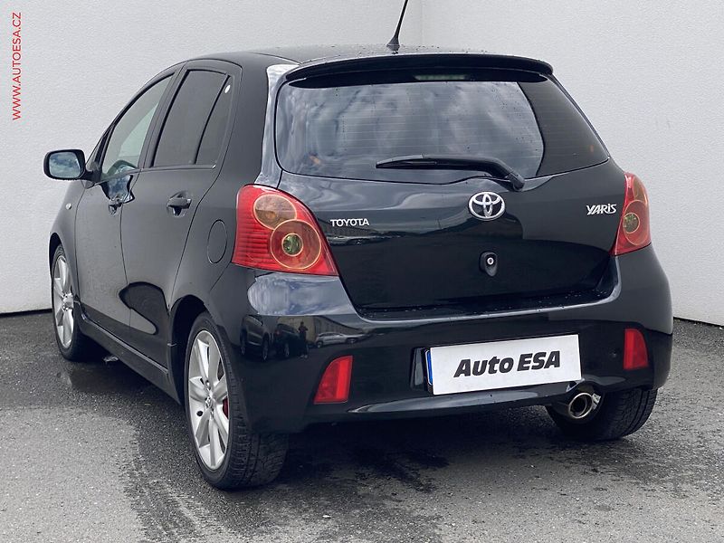 Toyota Yaris (2007) 1.8VVT-i, ČR, AC - fotka 6 z 15