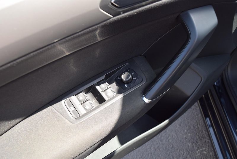 Volkswagen Touran (2016) 2.0TDI 110kw 7MÍST CLBMT OPS  - fotka 30 z 50
