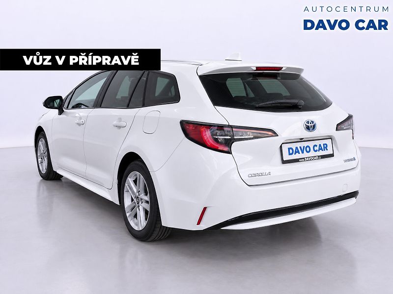Toyota Corolla 1,8 Hybrid 72kW Aut. CZ DPH - fotka 2 z 12
