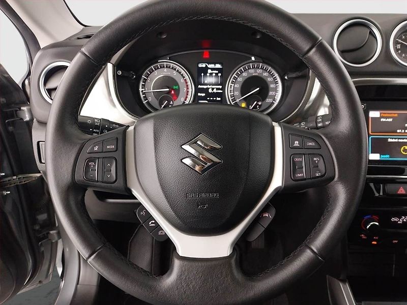 Suzuki Vitara (2019) 1.4 BoosterJet, 4X4 - fotka 16 z 20