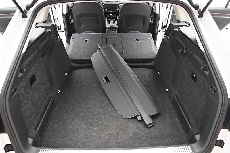 Škoda Superb 2,0 TDI 110kW Style DSG Záruka - fotka 11 z 30