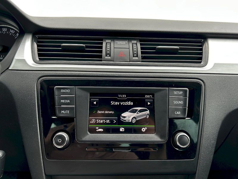 Škoda Rapid (2015) Spaceback 1.2 TSI 81kW MP6 Amb - fotka 15 z 31