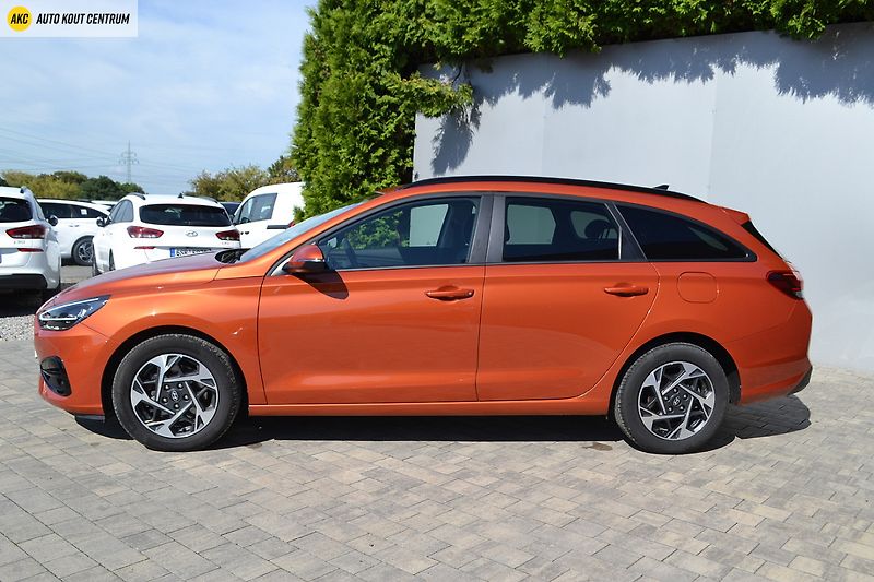 Hyundai i30 WG 1.5T-GDI 103KW DCT FAMILY N - fotka 2 z 41