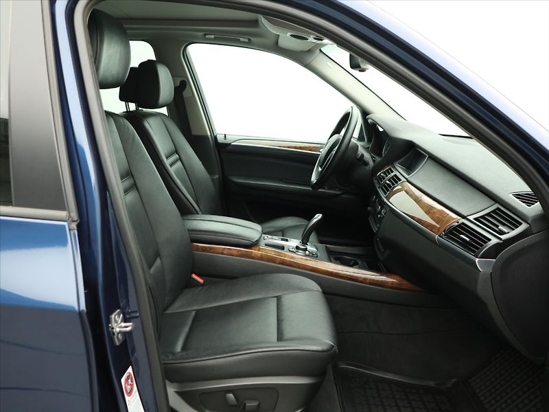 BMW X5 3,0 D 180KW PANORAMA TAŽNÉ - fotka 12 z 29