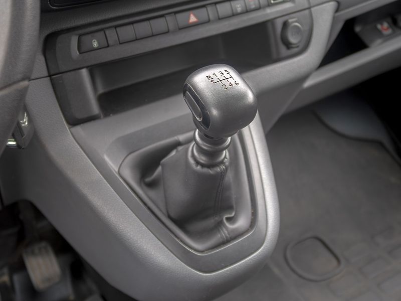 Citroën Jumpy (2019) 2.0D 110KW L 9sed – PO SERVISU - fotka 22 z 44