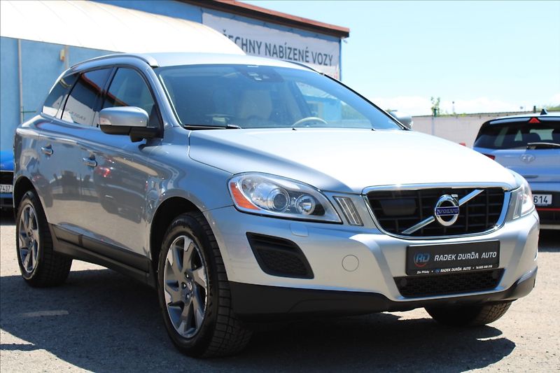 Volvo XC60 2,4 D4  ČR,A/T,4x4,OCEAN RACE - fotka 3 z 39